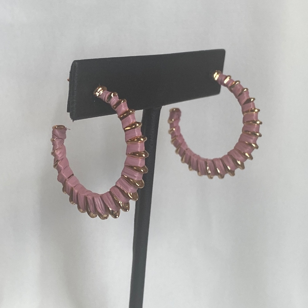 Paper raffia wrapped hoop